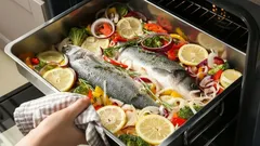 Hoe je vis bereidt zonder nare geur: het chefgeheim dat elk diner redt