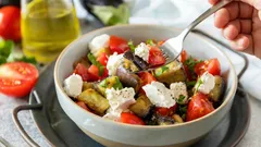 Auberginesalade in 10 minuten: 3 heerlijke recepten die je niet mag missen
