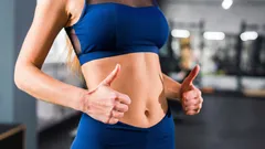 Platte buik zonder sportschool of apparaten: deze 2 bewegingen veranderen je figuur snel